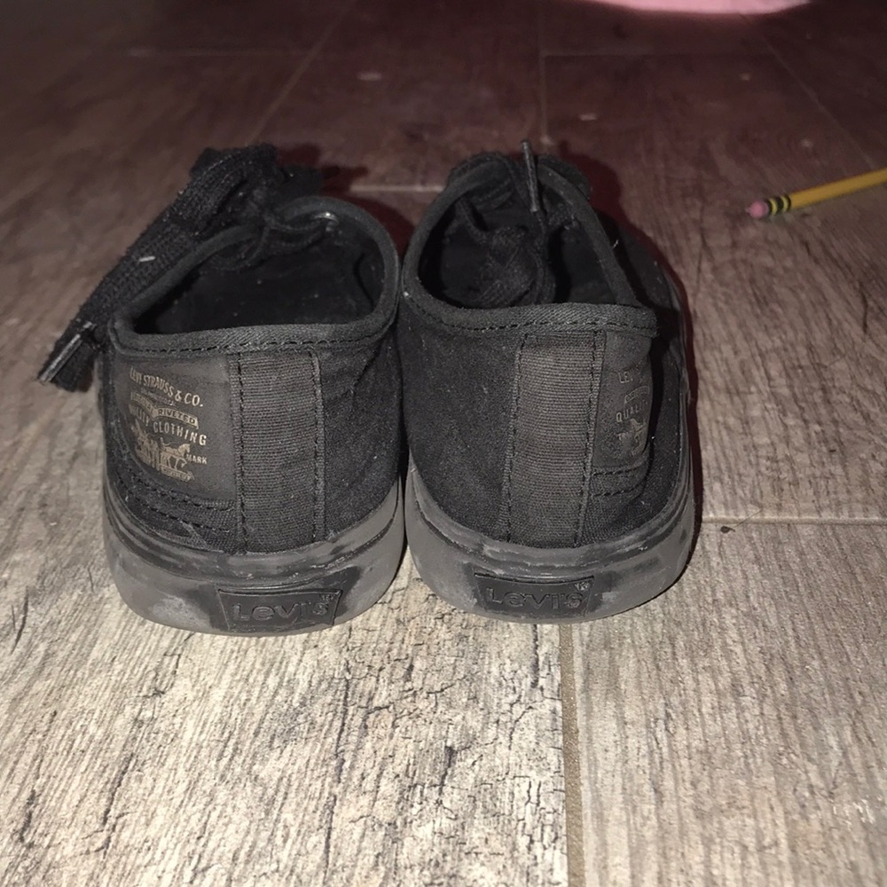 Shose - Picture 2 of 3